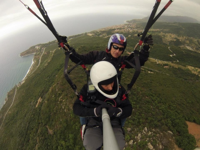  Volando en la costa siciliana 
